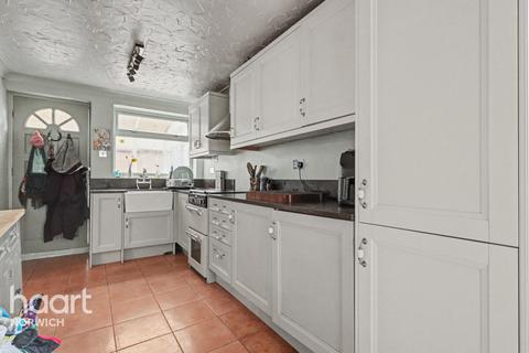 4 bedroom semi-detached house for sale, The Street, Norwich