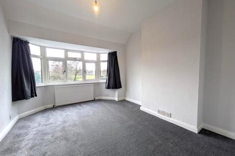 3 bedroom semi-detached house to rent, Brambletye Park Road, Earlswood