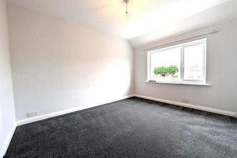 3 bedroom semi-detached house to rent, Brambletye Park Road, Earlswood