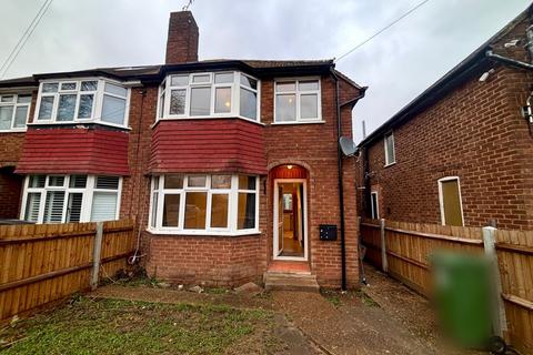 3 bedroom semi-detached house to rent, Brambletye Park Road, Earlswood