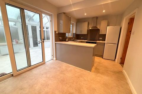 3 bedroom semi-detached house to rent, Brambletye Park Road, Earlswood