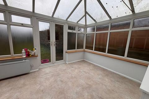 3 bedroom semi-detached house to rent, Brambletye Park Road, Earlswood