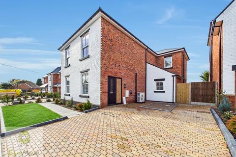 5 bedroom detached house for sale, White Horse House, The Street, Upper Stoke, Rochester ME3 9RT