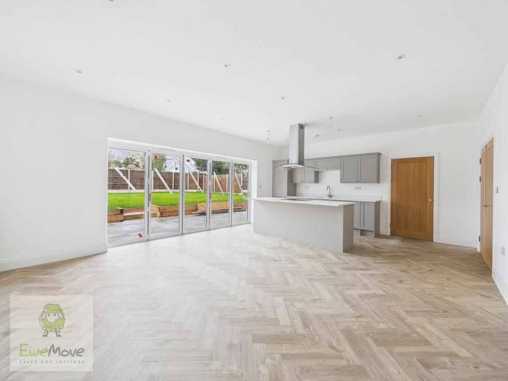 Kitchen dining area