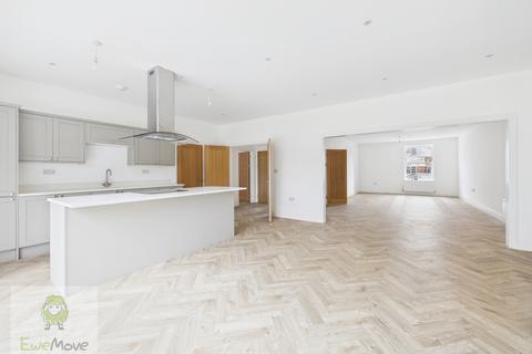 5 bedroom detached house for sale, White Horse House, The Street, Upper Stoke, Rochester ME3 9RT