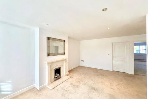 2 bedroom maisonette to rent, North Street, Winkfield, Windsor, Berkshire, RG12