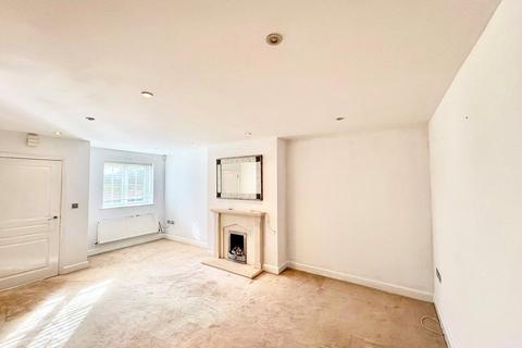 2 bedroom maisonette to rent, North Street, Winkfield, Windsor, Berkshire, RG12