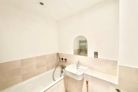 2 bedroom maisonette to rent, North Street, Winkfield, Windsor, Berkshire, RG12