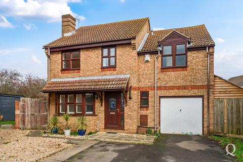 4 bedroom detached house for sale, Beauvoir Drive, Kemsley, Sittingbourne, Kent, ME10