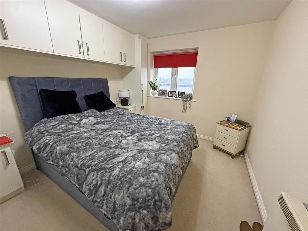 Bedroom 1.jpg