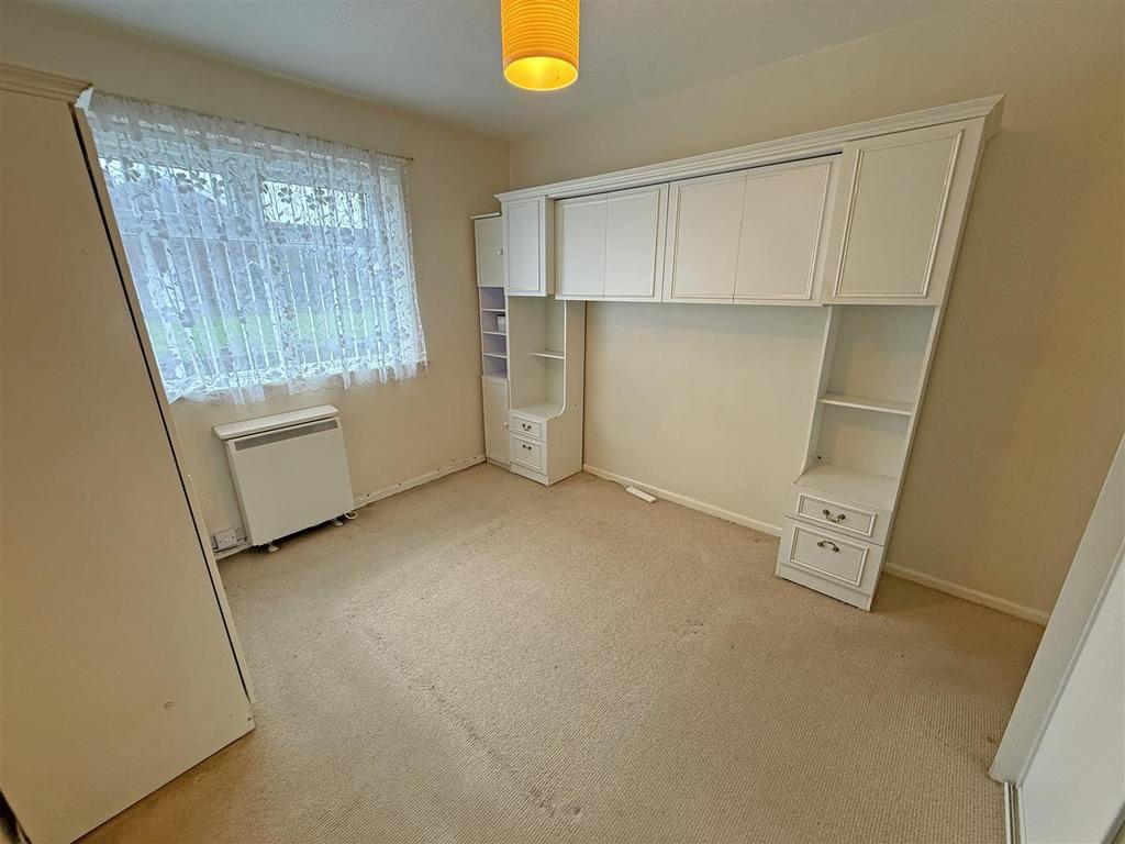Bedroom 1.jpg