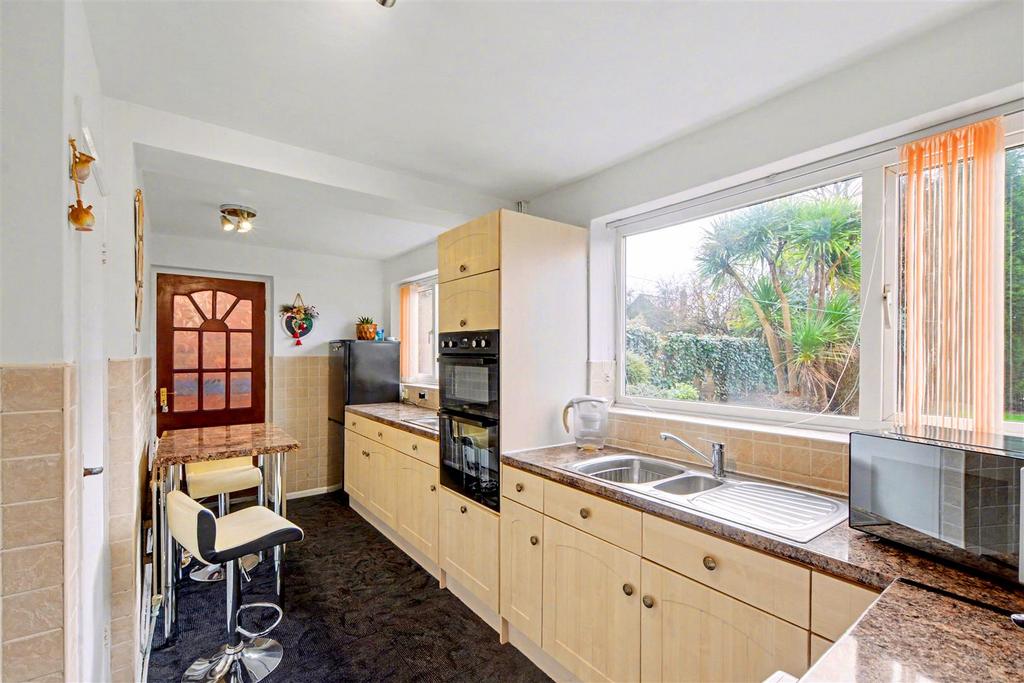 Kitchen 1.jpeg