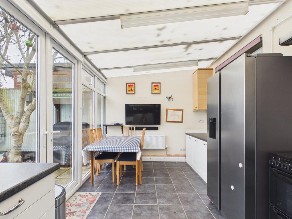 Kitchen / Dining