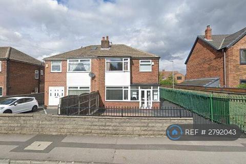 3 bedroom semi-detached house to rent, Middleton Park Road, Leeds, LS10