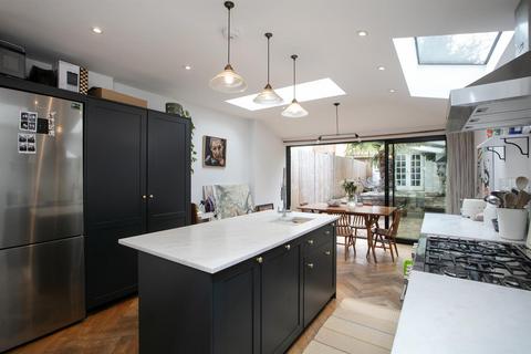 2 bedroom terraced house for sale, Costa Street, Peckham, SE15