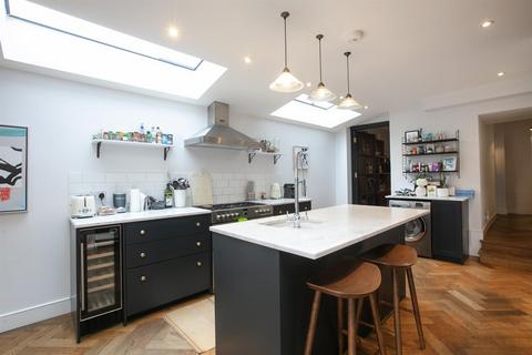 2 bedroom terraced house for sale, Costa Street, Peckham, SE15