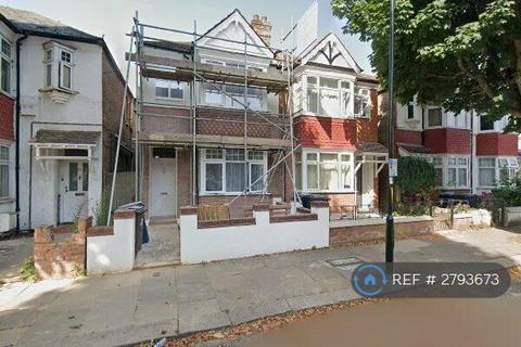 4 bedroom detached house to rent, Sydney Road, London, W13