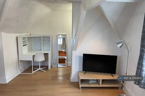 1 bedroom in a house share to rent, Glasshouse St, Nottingham, NG1