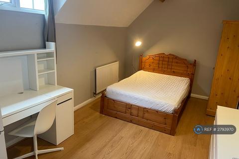 1 bedroom in a house share to rent, Glasshouse St, Nottingham, NG1