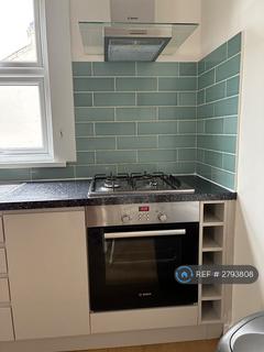 2 bedroom flat to rent, Victory Road Mews, London, SW19