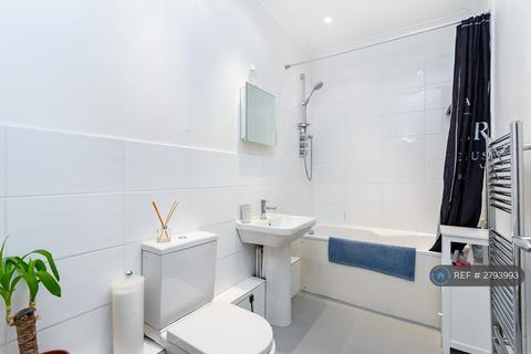 2 bedroom flat to rent, Putney High Street, London, SW15