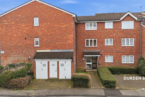 1 bedroom apartment for sale, Howard Close, Waltham Abbey, EN9
