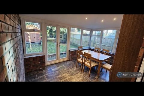 2 bedroom semi-detached house to rent, Lindfield Estate South, Wilmslow, SK9