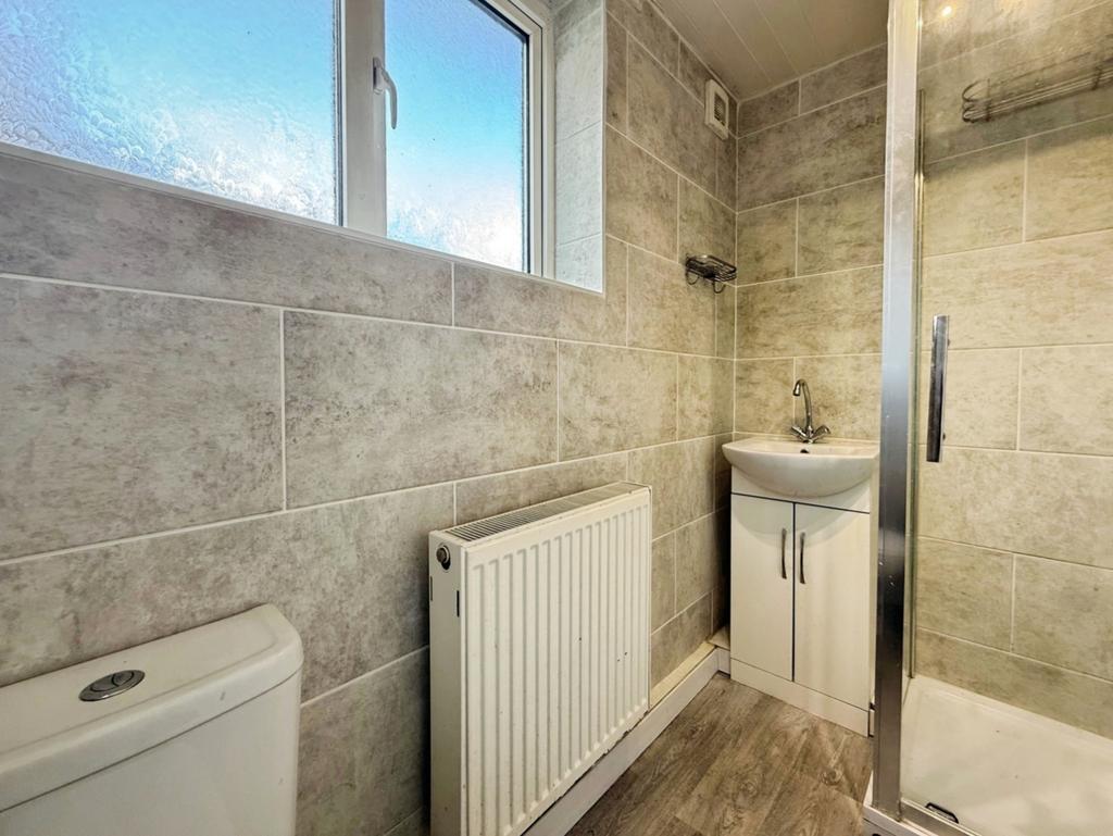 Pbox-bathroom-333391.jpg