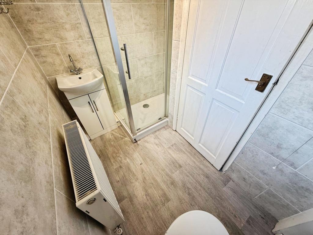 Pbox-bathroom-333391.jpg