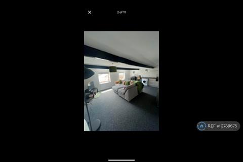 2 bedroom flat to rent, Station Road, Wisbech, PE13
