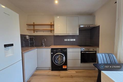 1 bedroom flat to rent, Jamestown Way, London, E14
