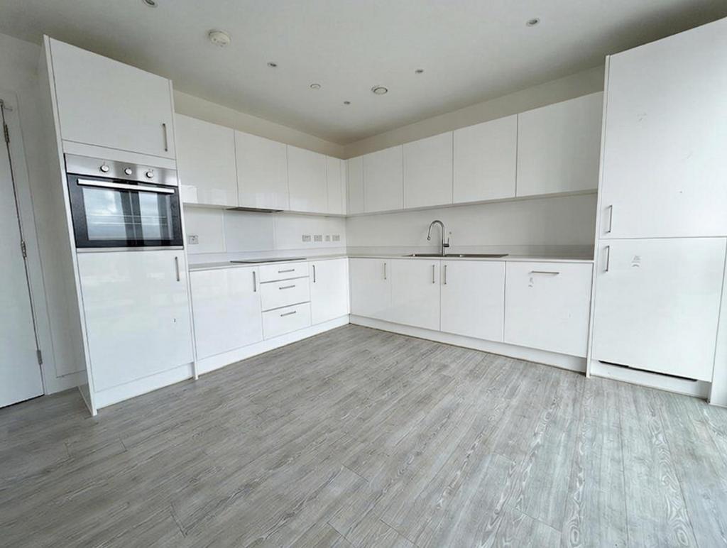 Kitchen 2.jpg