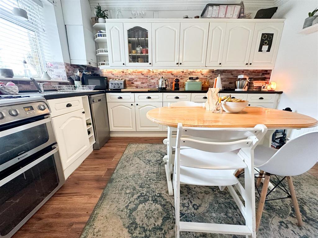 Kitchen dining room