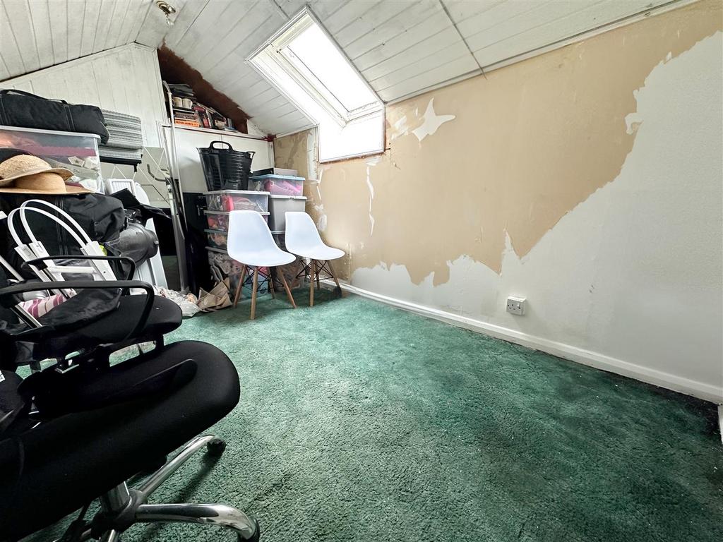 Attic occassional room