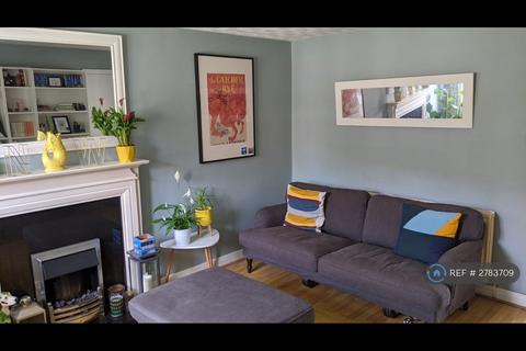2 bedroom semi-detached house to rent, Wilderswood Close, Manchester, M20