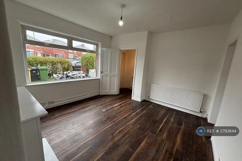 3 bedroom detached house to rent, Greenfold Avenue, Bolton, BL4