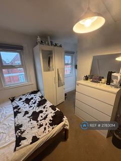 1 bedroom in a flat share to rent, Hildreth St, London, SW12