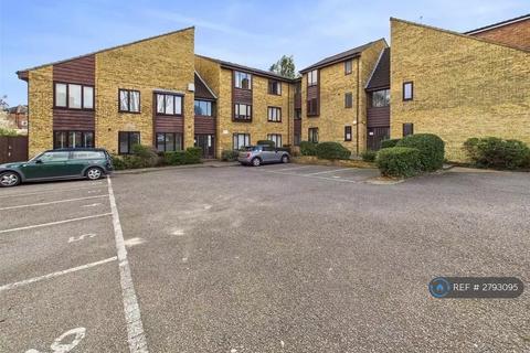 2 bedroom flat to rent, Wayside Court, Isleworth, TW7