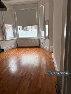 Studio to rent, Comeragh Road, London, W14