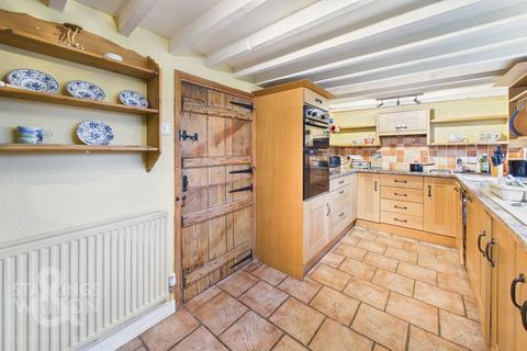 5 bedroom detached house for sale, Norwich Road, Denton, Harleston