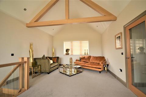 5 bedroom detached house for sale, 8 Pavilion View, Southowram, Halifax