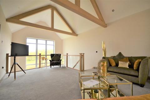 5 bedroom detached house for sale, 8 Pavilion View, Southowram, Halifax