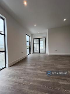 3 bedroom penthouse to rent, Dubarry House, Hove, BN3