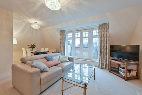 2 bedroom flat for sale, Heathside Court, Bushey Heath, Bushey, Bushey Heath, WD23