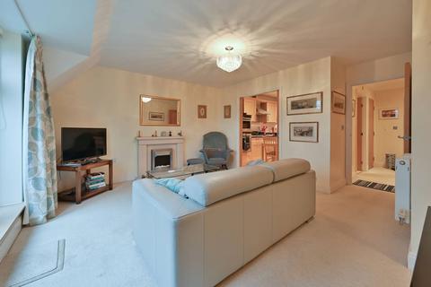 2 bedroom flat for sale, Heathside Court, Bushey Heath, Bushey, Bushey Heath, WD23