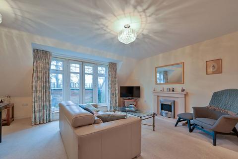 2 bedroom flat for sale, Heathside Court, Bushey Heath, Bushey, Bushey Heath, WD23