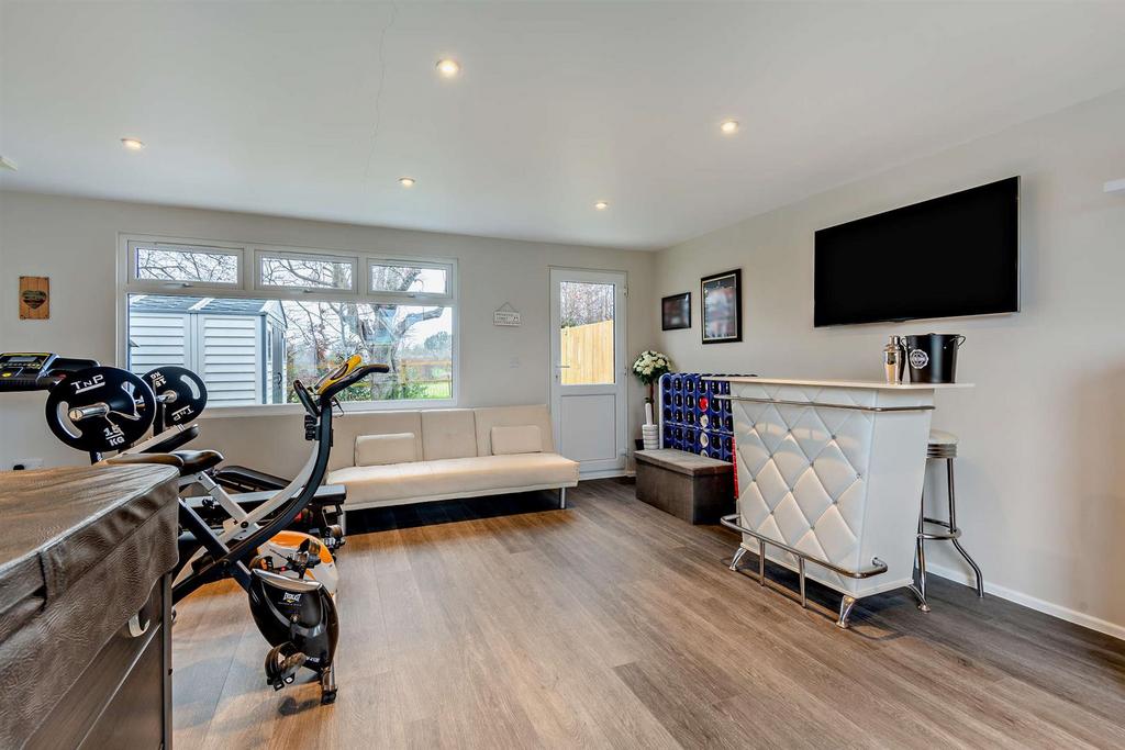 Garden Room/Gym/Bar