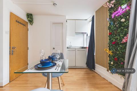 Studio to rent, Sidney Grove, London, EC1V