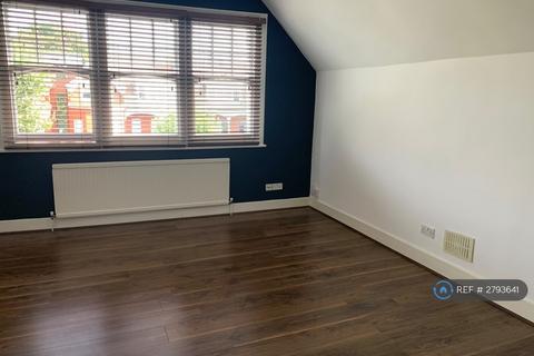 2 bedroom flat to rent, Queens Avenue, London, N10