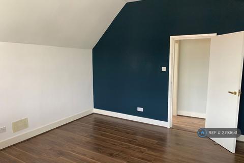 2 bedroom flat to rent, Queens Avenue, London, N10